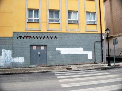 Se vende bajo comercial en Bertamirans Ames.Local sin acondicionar situado