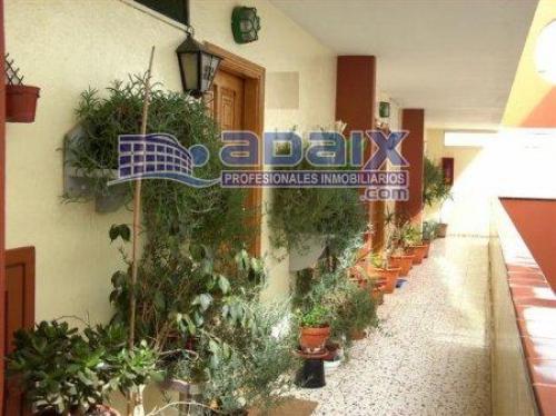 Duplex totalmente reformado. Semiamueblado. Tres dormitorios un baño cocin