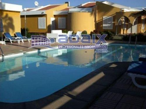 Excelente bungalow. Dos dormitorios dos baños salOn-cocina solana. Totalm