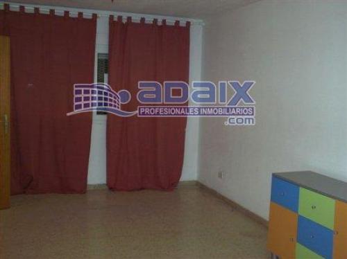 Duplex en esquina. Tres dormitorios dos baños cocina independiente amplio