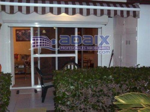 Excelente apartamento de un dormitorio planta baja salOn cocina baño.