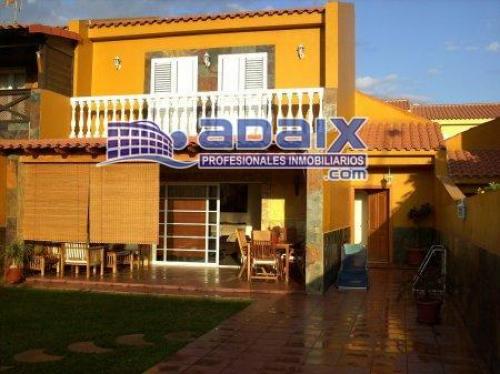 Excelente duplex totalmente nuevo. Sin comunidad. Tres dormitorios tres bañ