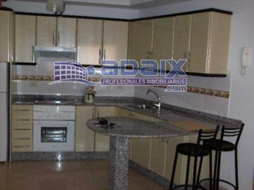 Bonito apartamento de un dormitorio a estrenar. Cocina salOn baño