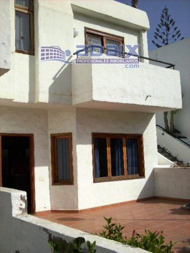 Duplex en Puerto Rico. Dos dormitorios salOn-cocina solana baño a