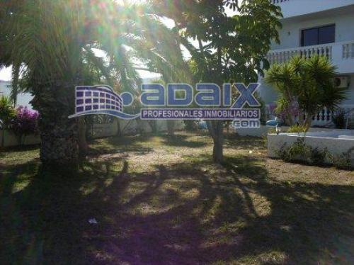 Esplendido piso con maravillosas vistas y excelentemente reformado. Complejo peque