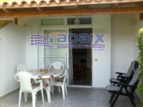 Estupendo duplex en complejo pequeño y muy tranquilo. Un dormitorio