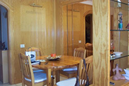 Excelente duplex en San Fernando. Totalmente reformado y amueblado. Tres