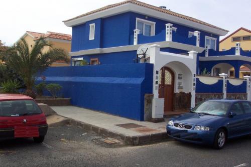 Duplex de cinco dormitorios dos baños un aseo piscina privada.
