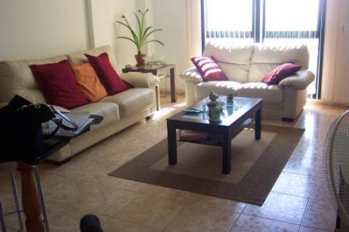 Piso en zona tranquila. Cerca de colegios supermercados y otros