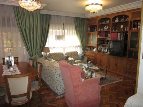 Piso en venta.Muy luminoso y silencioso.Cocina de 25 m2 con