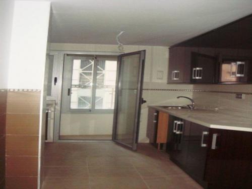 Piso en venta.A estrenar.Muy luminoso.Cocina amueblada con lavadero.Armarios empotrados.Ga