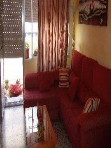 Piso de 76m2 (2 planta) con ascensor. Consta de tres