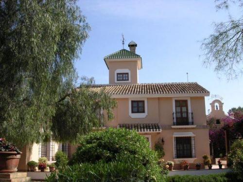 CHALET DE LUJO EN SANTA ANAImpresionante chalet de 3000m2 edificados