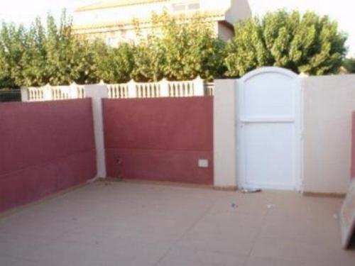 DUPLEX EN PUNTA BRAVA-LOS URRUTIASVivienda tipo duplex de 61m2 en