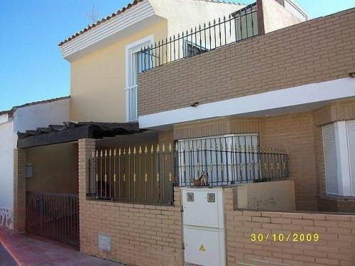 Estupendo duplex de 147m2 construidos y 118m2 utiles. Consta de
