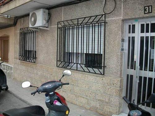 Piso en bajo de 70m2 en Los Barreros.Consta de dos