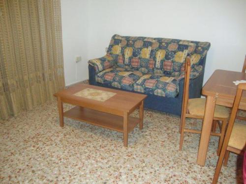 Alquiler de piso en Alcantarilla junto calle Mayor.Se alquila piso