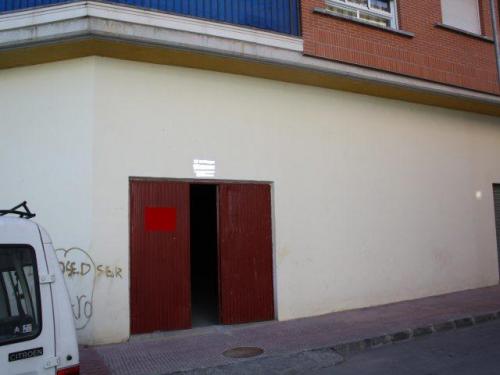 Local Comercial en Venta en Mula260 m2Patio de 8m2Local centrico