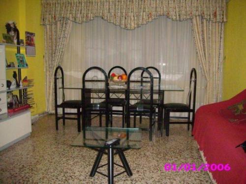 3 dormitorios todo exterior1 baño3 armarios empotrados forrados 1 salOn