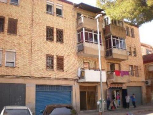 Vivienda procedente de Banco o Caja (C):Piso en venta en
