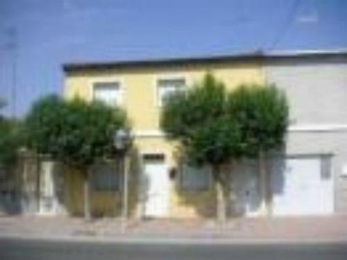 Vivienda ofertada por banco o caja.Piso en venta en las