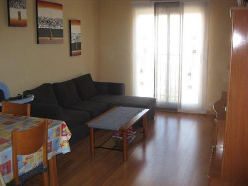 Bonito piso de90 m 2 dormitorios 2 baños salOn comedor