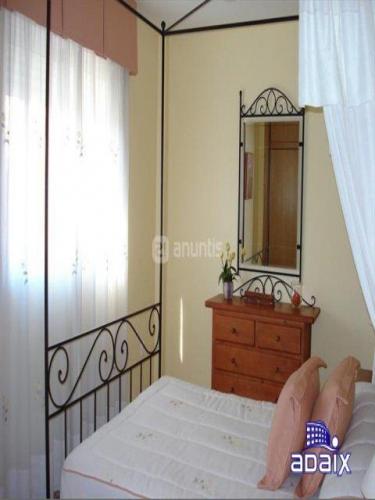 El inmueble es un triplex semi nuevo que hace esquina