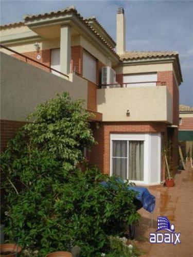 LA ALBERCA ADOSADO ESQUINA 260 METROS120 METROS UTILES DE VIVIENDA