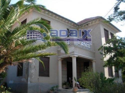 Chalet en venta en la Alberca. 5 dorm 2 baños