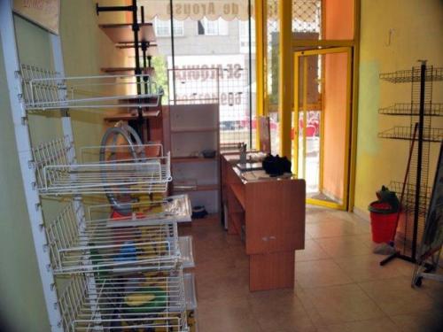 Se alquila bajo comercial en Vilagarcia de Arousa zona centro.Bajo