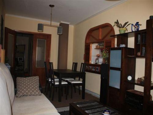 Bonito piso muy amplio y luminoso en Santa Cruz. Consta