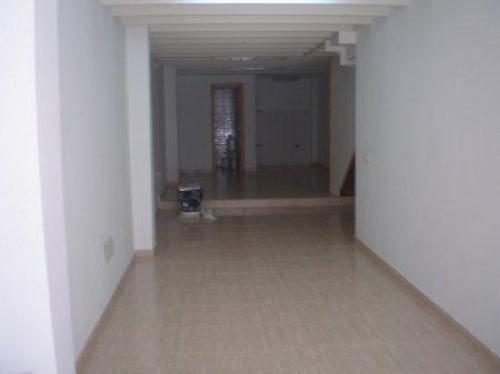 Local comercial en perfectisimo estado en el barrio de La