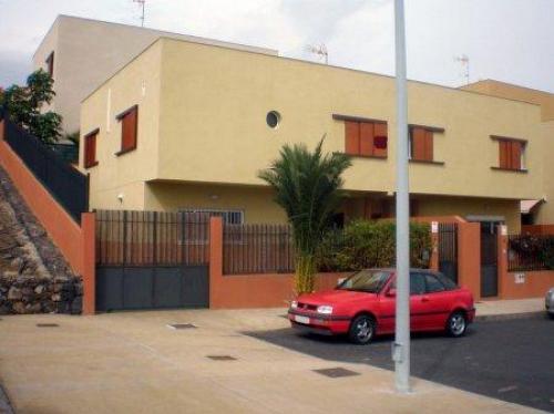 Magnifico chalet en Barranco Hondo en inmejorable estado. Consta de