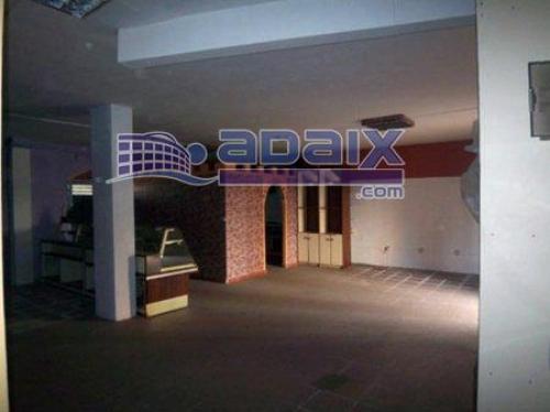 Local comercial a pie de calle totalmente diafano y en