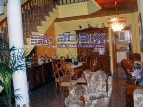 Preciosa casa triplex en Los Alisios II materiales de primera