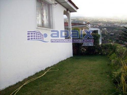 Magnifico Chalet en La Orotava. Consta de 3 dormitorios con