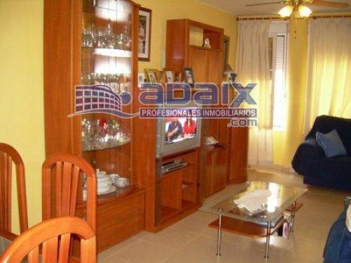 Precioso piso muy amplio y luminoso en la zona de