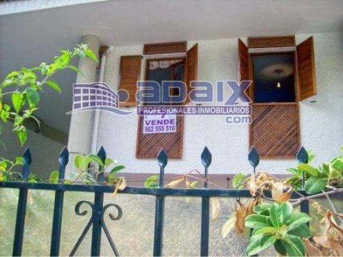 Precioso adosado con cocina totalmente amueblada pisos de parquet armarios