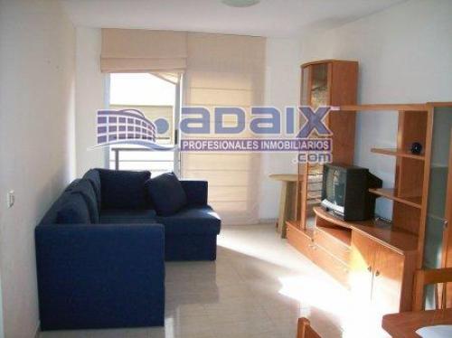 Precioso piso totalmente amueblado y con cocina amueblada y equipada.Tiene