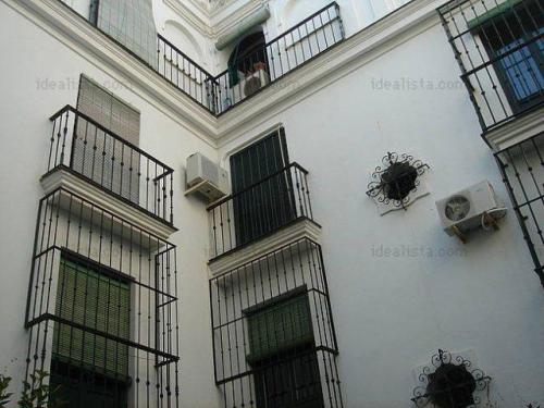 Se alquila piso amueblado en el barrio del Arenal-Museo en