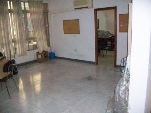 Se vende piso a reformar en plena calle de Virgen