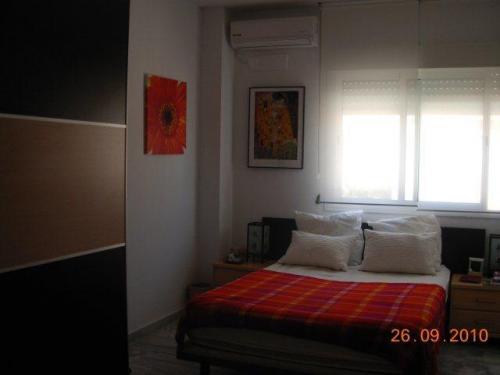 Se vende chalet pareado en Montequinto (Dos Hemanas).El chalet consta