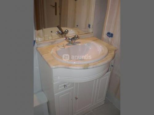 Se vende piso en el barrio de NerviOn en Sevilla.Piso