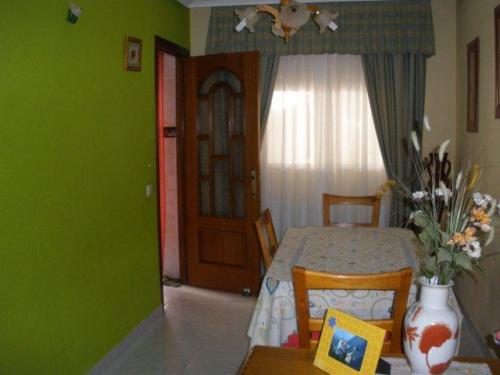 Chaleta adosado amueblado en la localidad de Arges. 2 plantas.