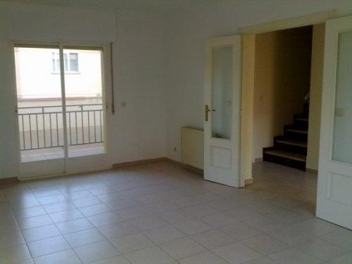 Chalet adosado a reformar en la localidad de Arges situaciOn