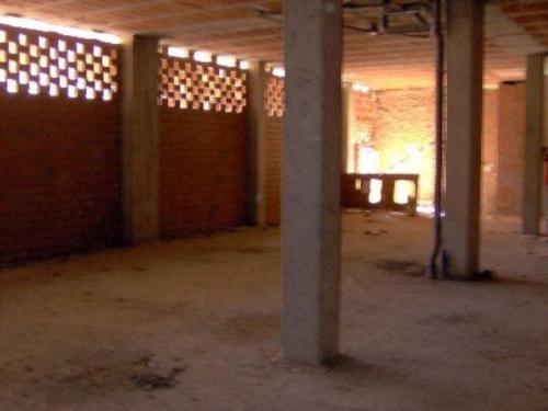 Local en bruto de 160m2 en la localidad de Arges