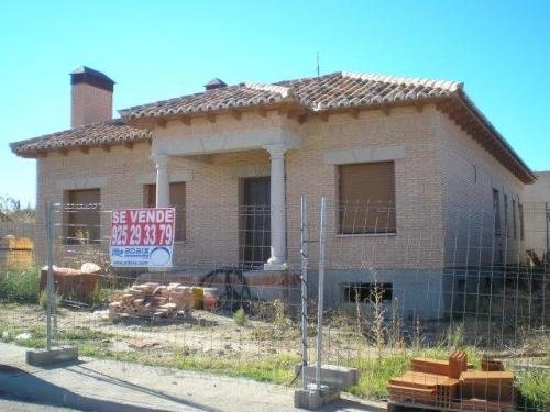 Chalet en ConstrucciOn en la localidad de Layos ubicado en