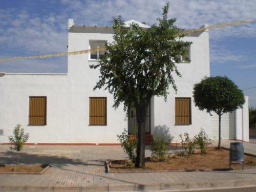 Chalet situado en la poblacion de beneixida completamente amueblado para