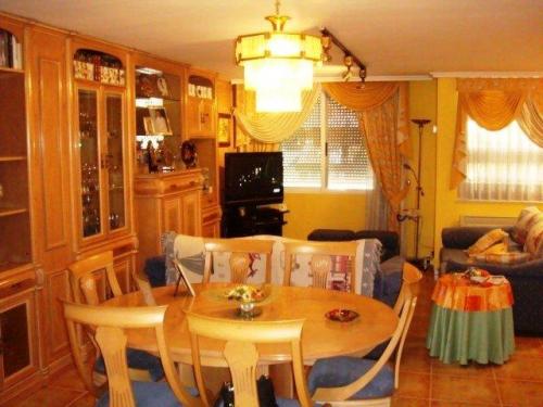 Vivienda Unifamiliar en Picanya luminosa. HabitaciOn en Buhardilla con amplia