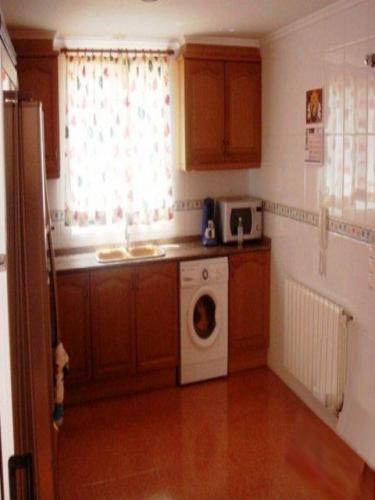 Vivienda Unifamiliar en Picanya luminosa y esquinera. Buhardilla con amplia